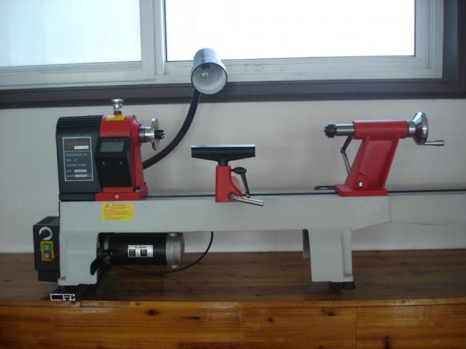 Variabel Kecepatan Bubut Kayu Kecil Struktur Besi Cor Pembubutan Kasar 500rpm 1