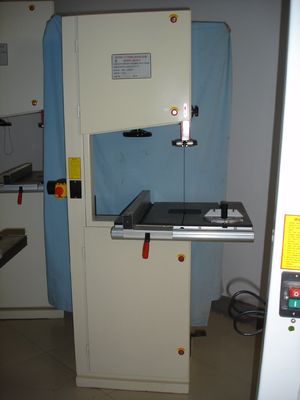 Mesin Pemotong Band Saw 220V ISO 3HP Horizontal Band Saw Presisi