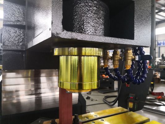 Pusat Mesin Vertikal Vmc850L Mesin Penggilingan Pusat CNC CE