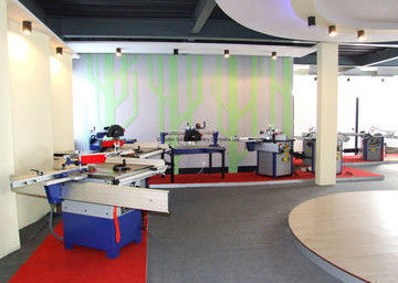 3000W Sliding Cutting Equipment Mesin Gergaji Pemotong Kayu Kompak