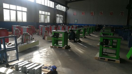 Panel Cnc Sliding Table Saw Posisi 800mm Untuk Pemotongan Papan Buatan