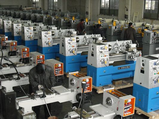 QL1320 Horizontal Cnc Bubut Mesin Benang Pipa Logam Kekasaran Permukaan