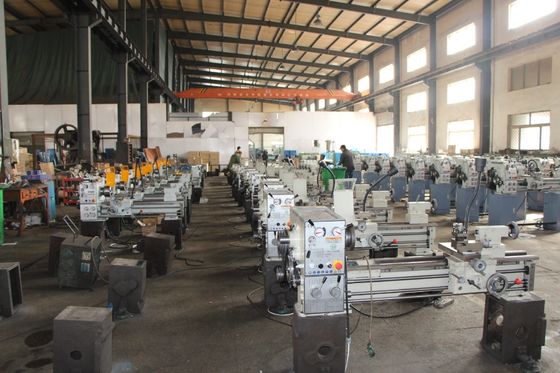 QL1320 Horizontal Cnc Bubut Mesin Benang Pipa Logam Kekasaran Permukaan