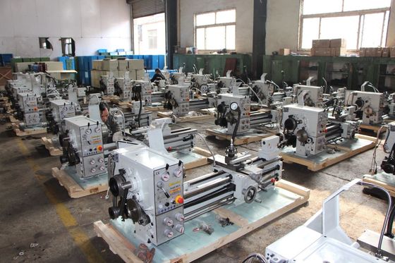Mini Bubut Logam CNC Presisi Manual Mesin Bubut Bench Tahan Aus